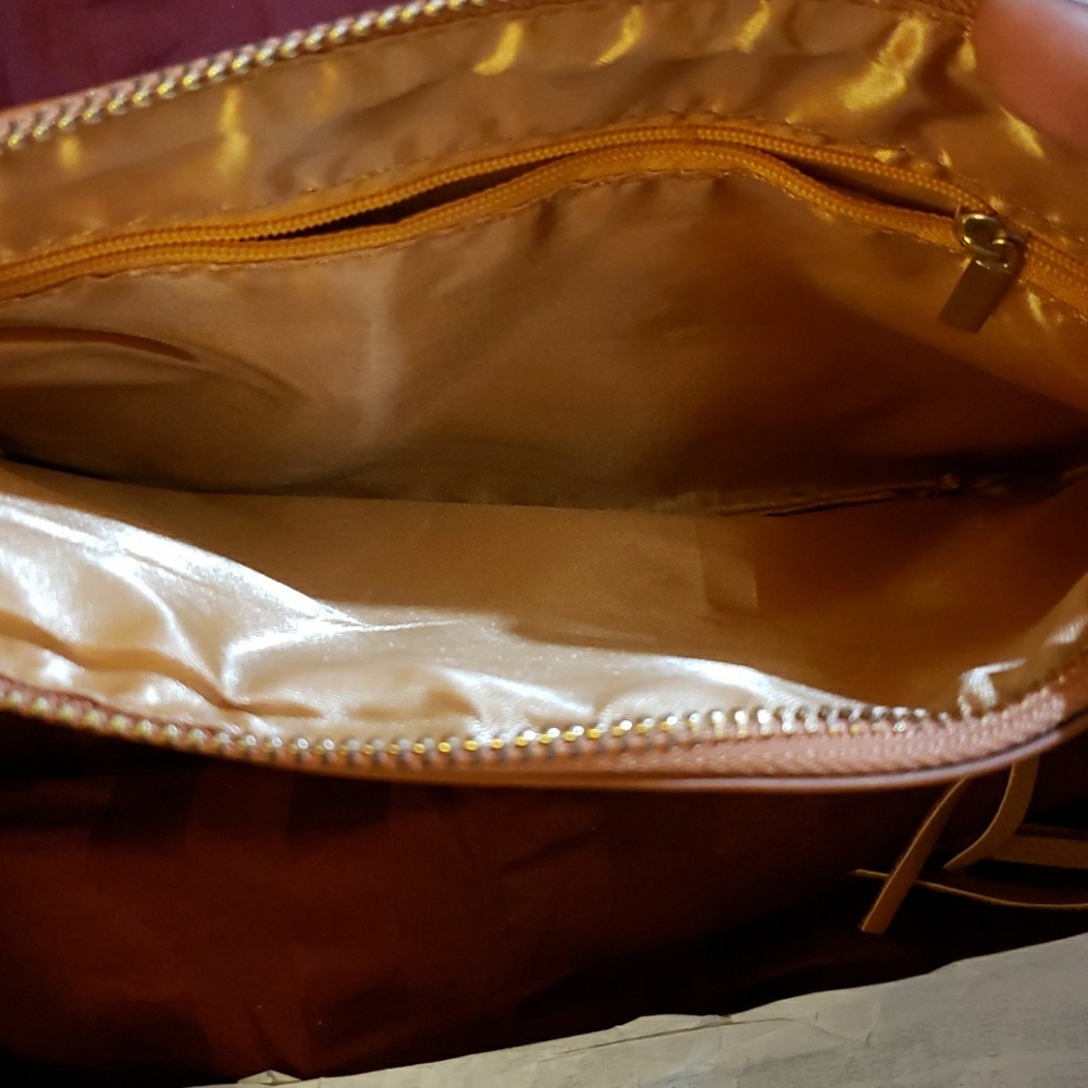 Clutch - Picture 2 of 2